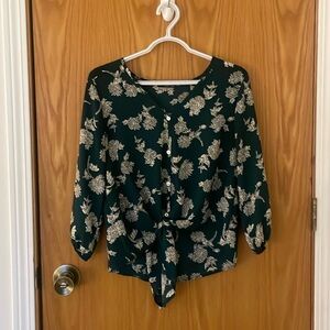 West Kei XS green Floral blouse from stitchfix.